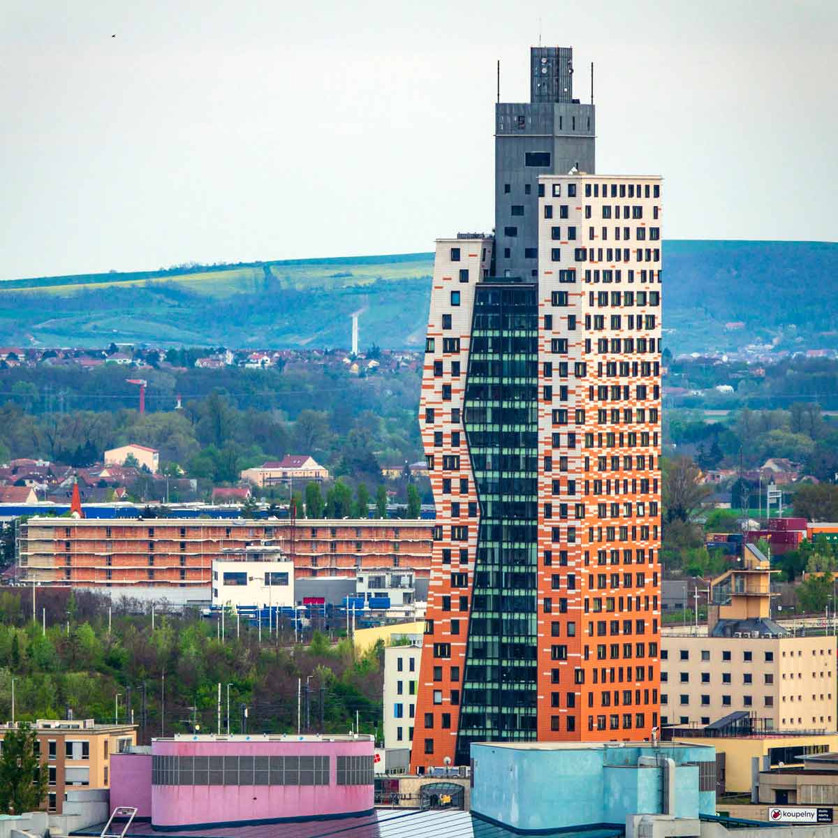 Pohled na AZ Tower v Brně